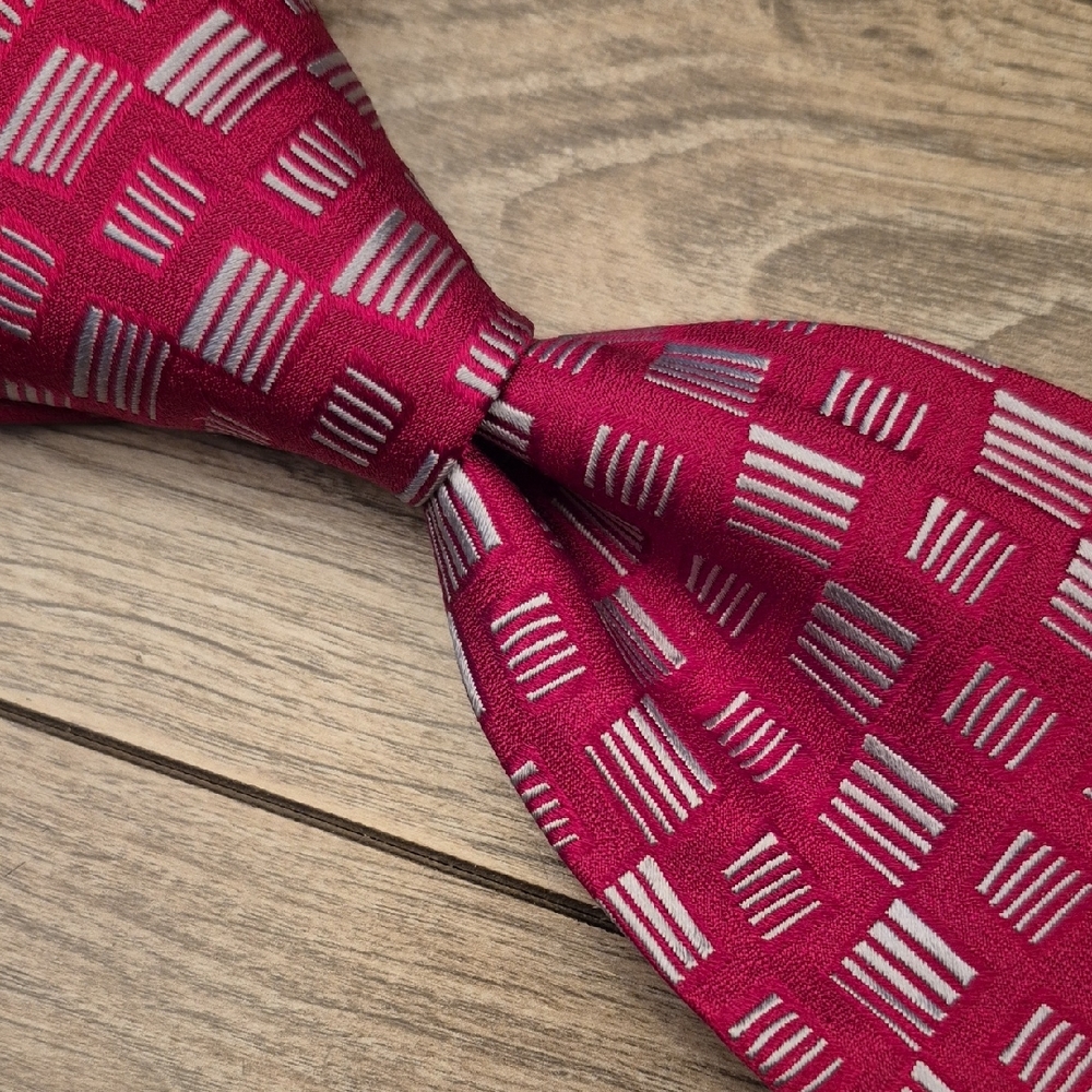 CHARVET Place Vendome Metallic Dark Pink Red Pattern Silk Mens Tie VTG NEW